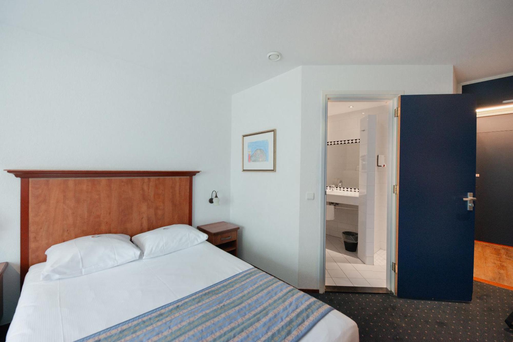 Boutique Hotel Herbergh Amsterdam Airport Free Parking Badhoevedorp Zewnętrze zdjęcie