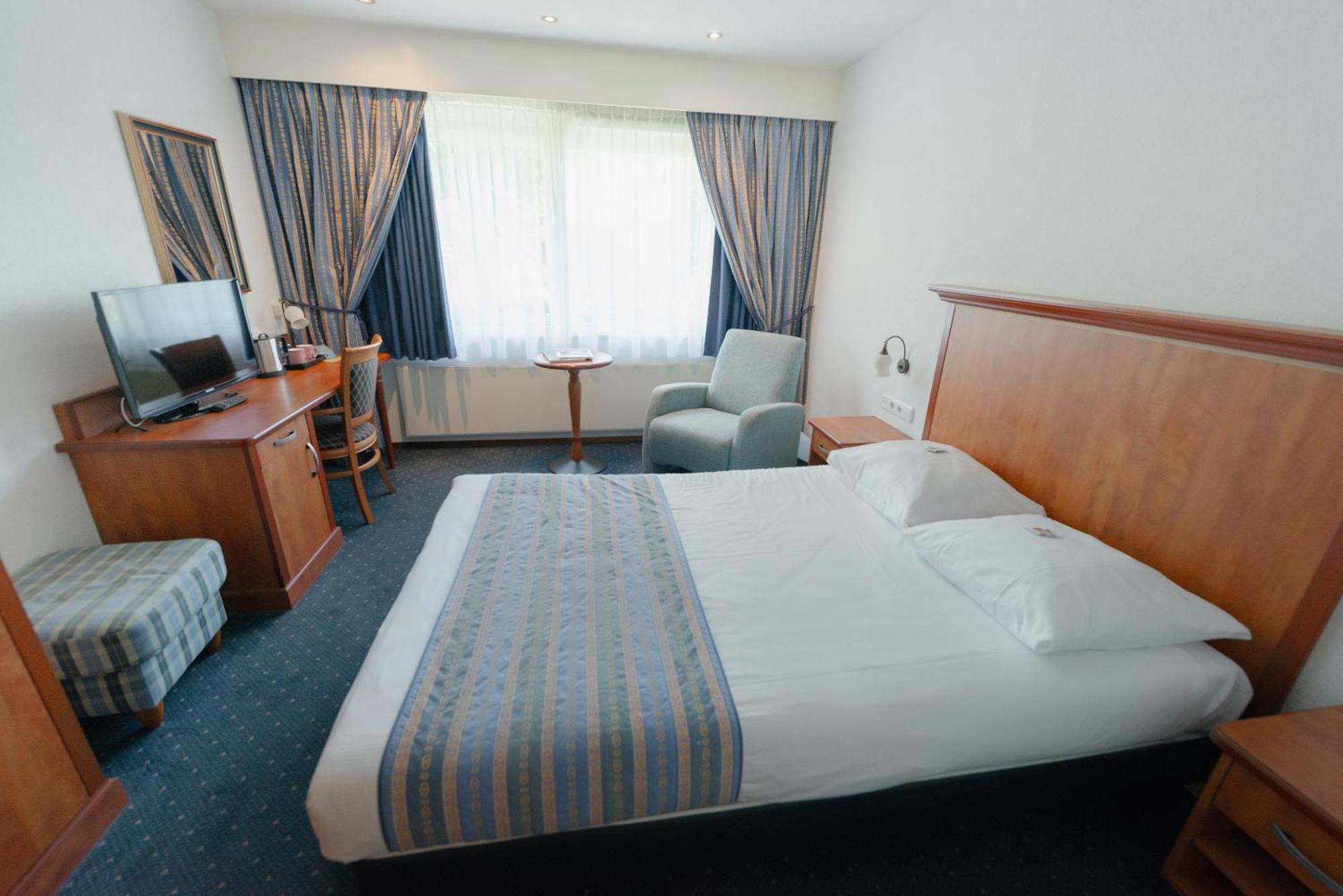 Boutique Hotel Herbergh Amsterdam Airport Free Parking Badhoevedorp Zewnętrze zdjęcie
