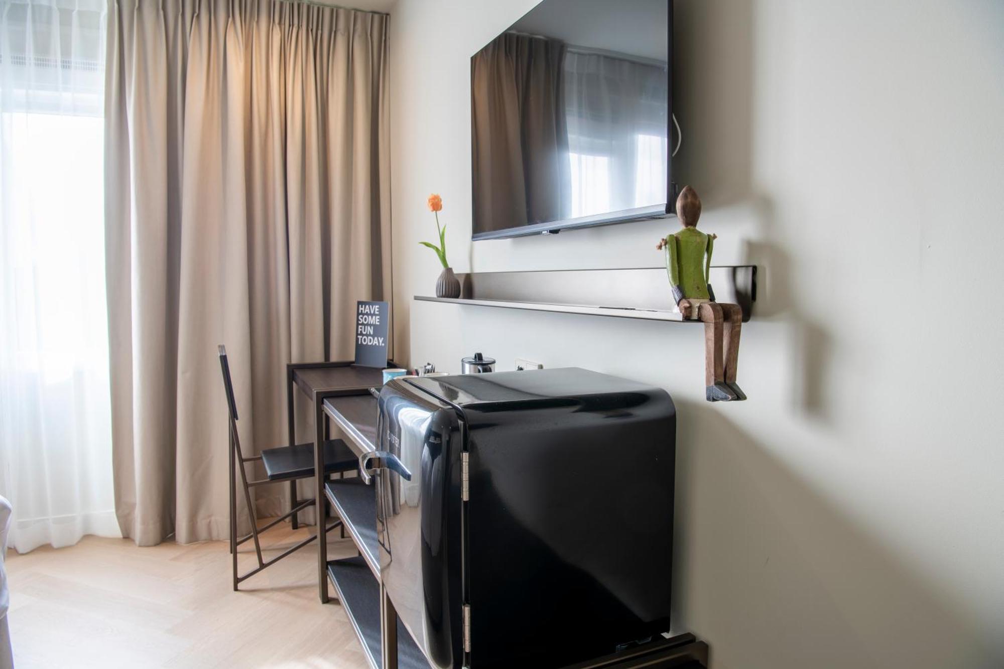Boutique Hotel Herbergh Amsterdam Airport Free Parking Badhoevedorp Zewnętrze zdjęcie