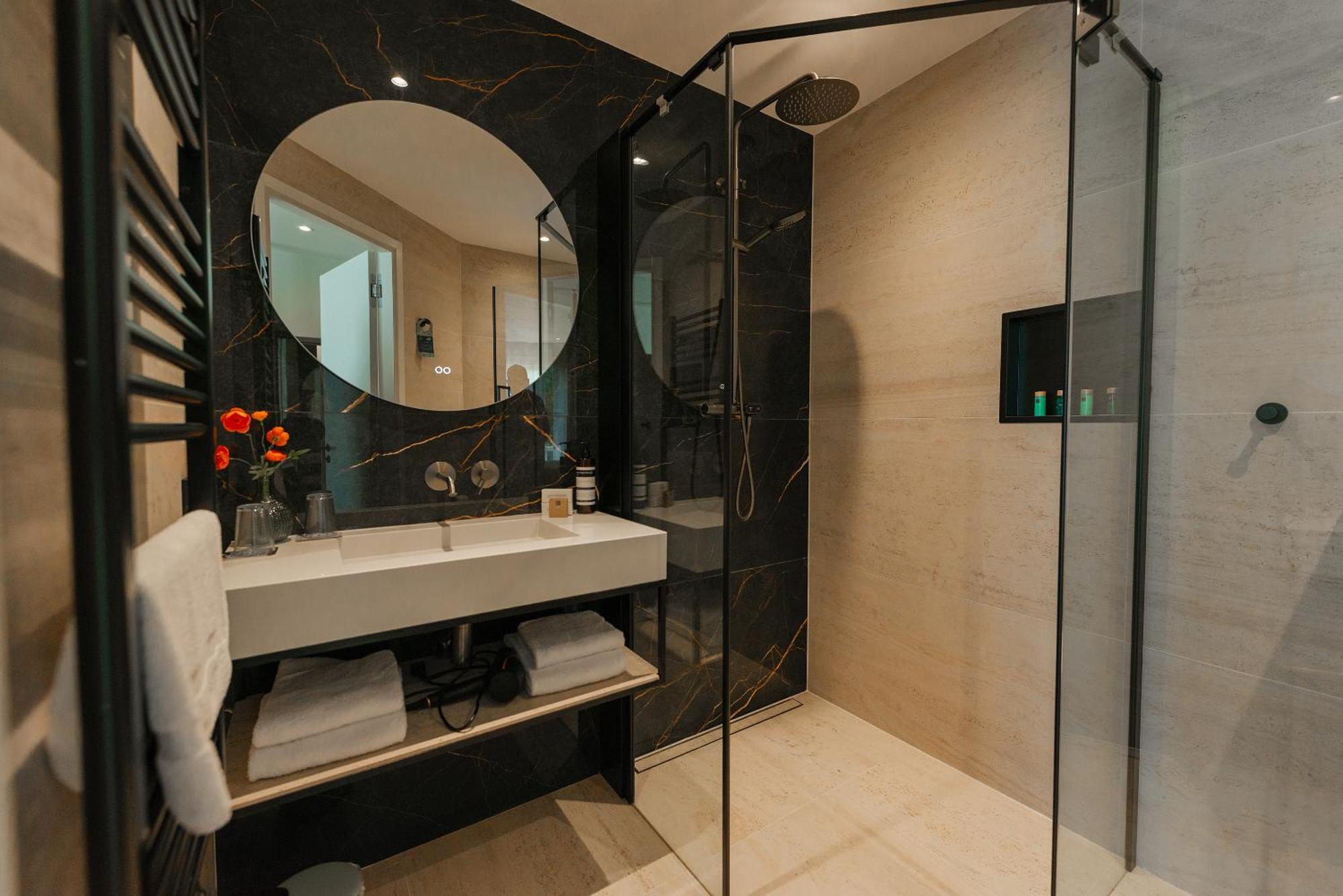 Boutique Hotel Herbergh Amsterdam Airport Free Parking Badhoevedorp Zewnętrze zdjęcie